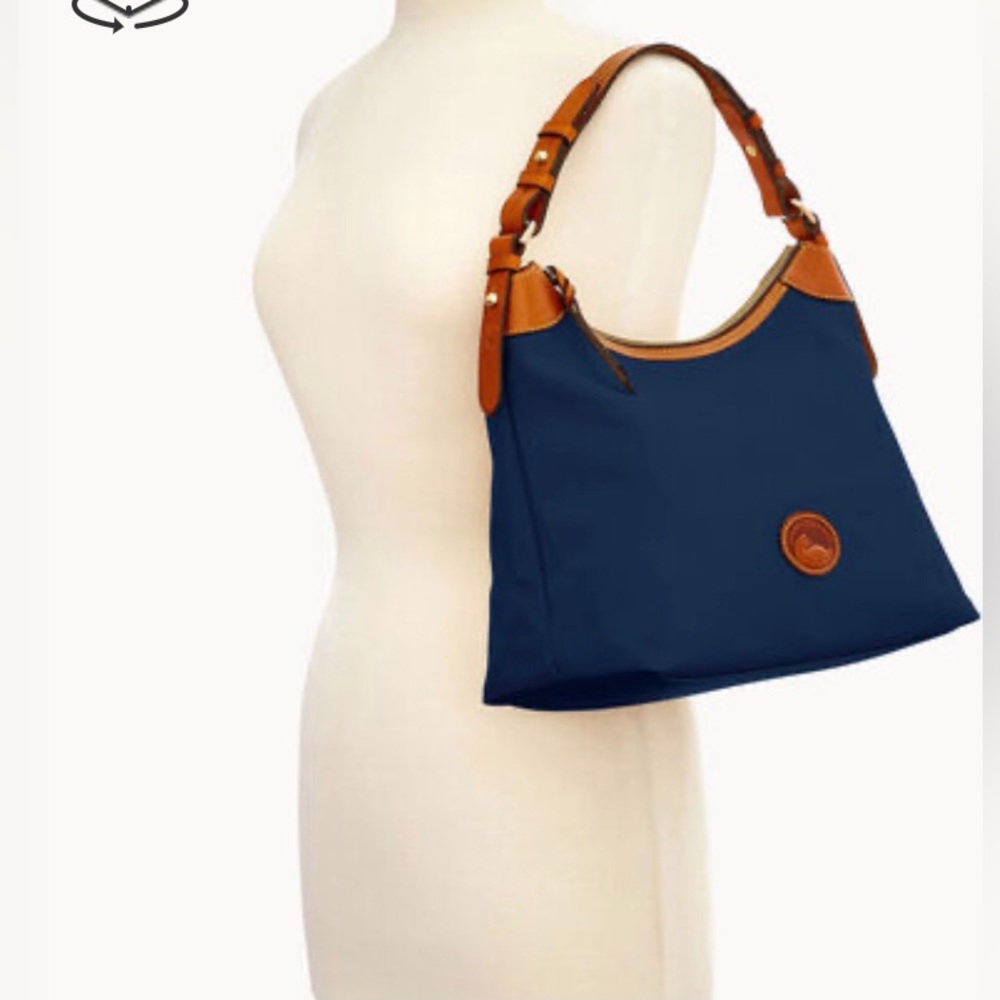 👜 NWT Dooney and Bourke nylon large Erica